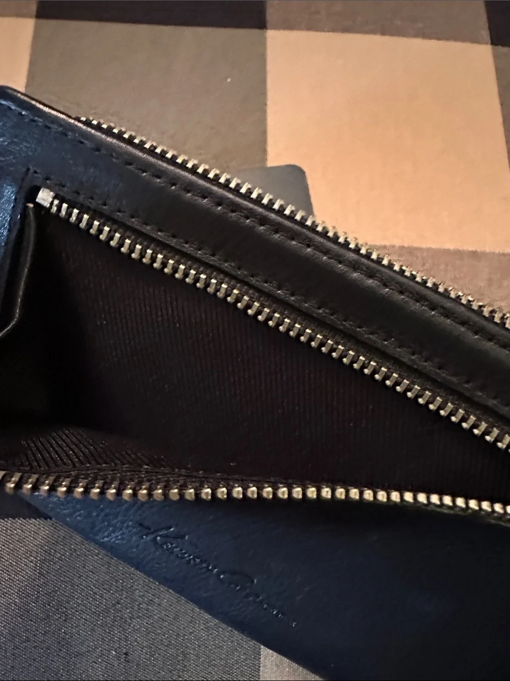 Kenneth Cole Black Leather Snap Card-New with box